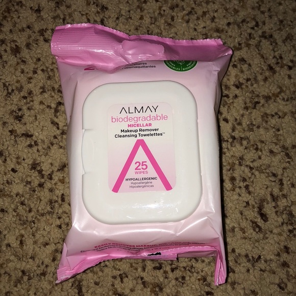 Skin & lipcare bundle!🌸 - Picture 2 of 5